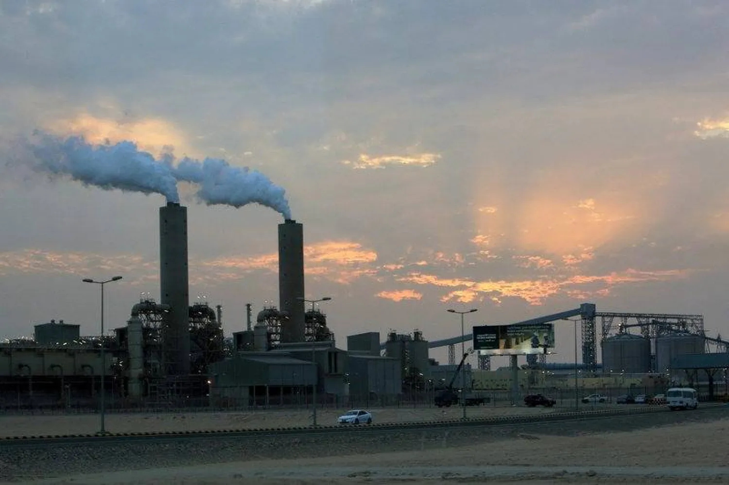 حزمة الحوافز الجديدة تتضمن سلسلة من التسهيلات المالية للشركات والمستثمرين (رويترز)