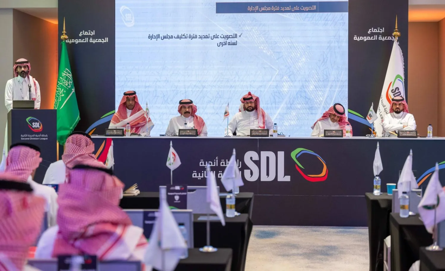 وافق أعضاء الجمعية على تمديد تكليف عبد المحسن الدهيمي رئيساً للرابطة (رابطة دوري الدرجة الثانية)