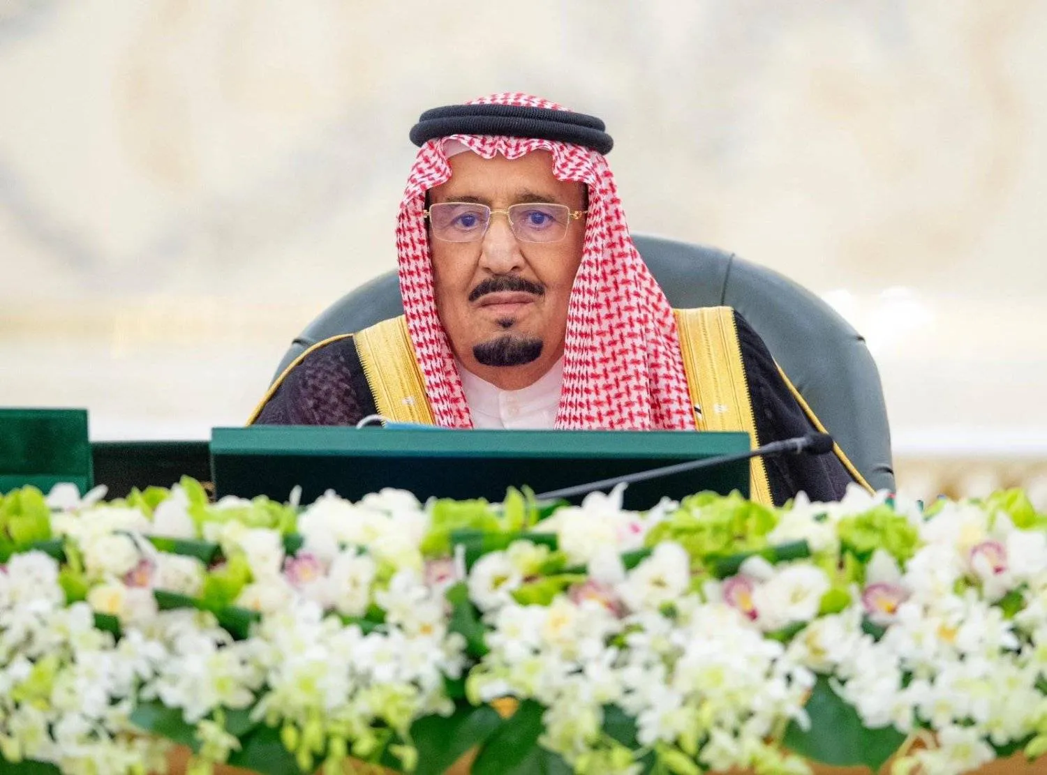 Custodian of the Two Holy Mosques King Salman bin Abdulaziz chairs the cabinet meeting in Jeddah. (SPA)