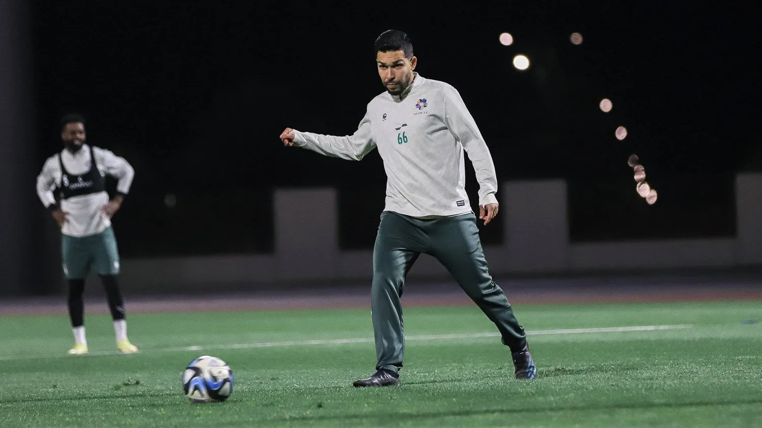 البرازيلي بيتروس خلال تدريبات فريق نيوم الأخيرة (نادي نيوم)