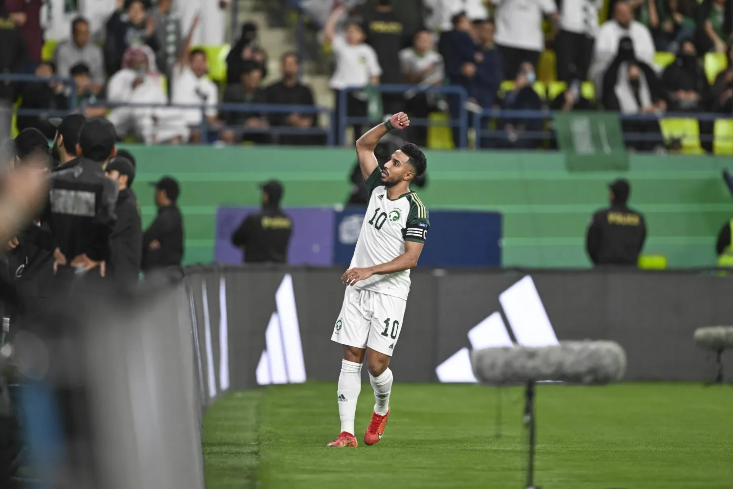 سالم الدوسري صاحب هدف اللقاء الوحيد (تصوير: يزيد السمراني) 