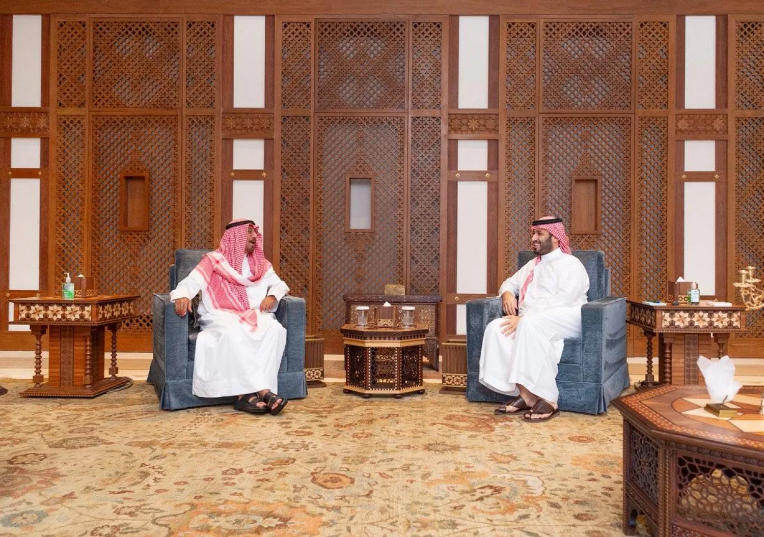 ولي العهد السعودي يستقبل رئيس مجلس الوزراء الكويتي