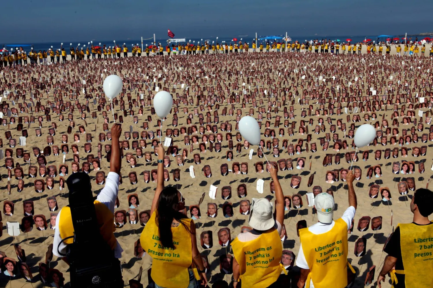 وقفة تضامنية مع السجناء البهائيين في ريو دي جانيرو، يونيو 2011 (أ.ف.ب - أرشيفية)