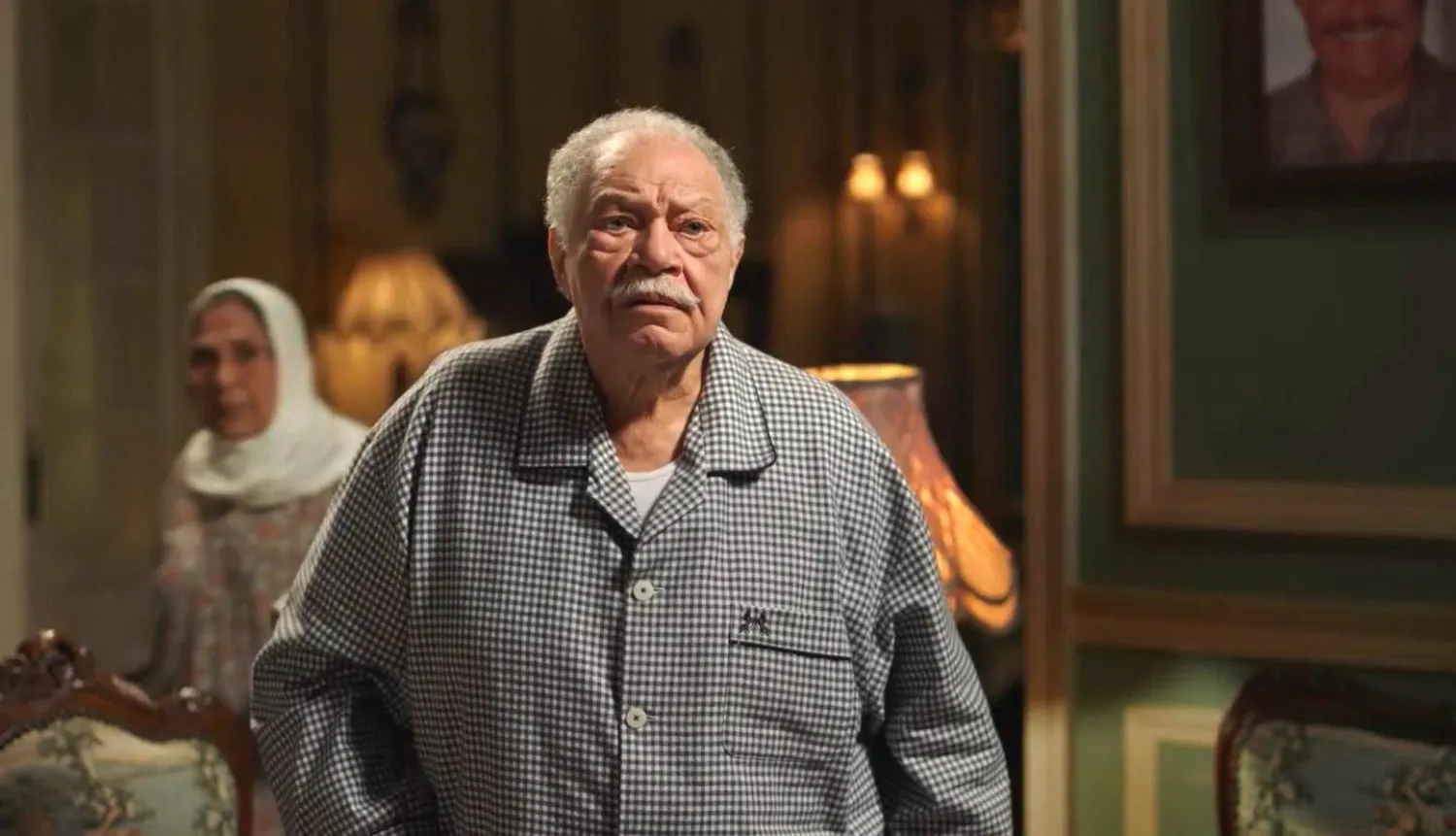 يعيد مسلسل «عتبات البهجة» الفنان يحيى الفخراني للدراما بعد غياب عامين (الشركة المنتجة)