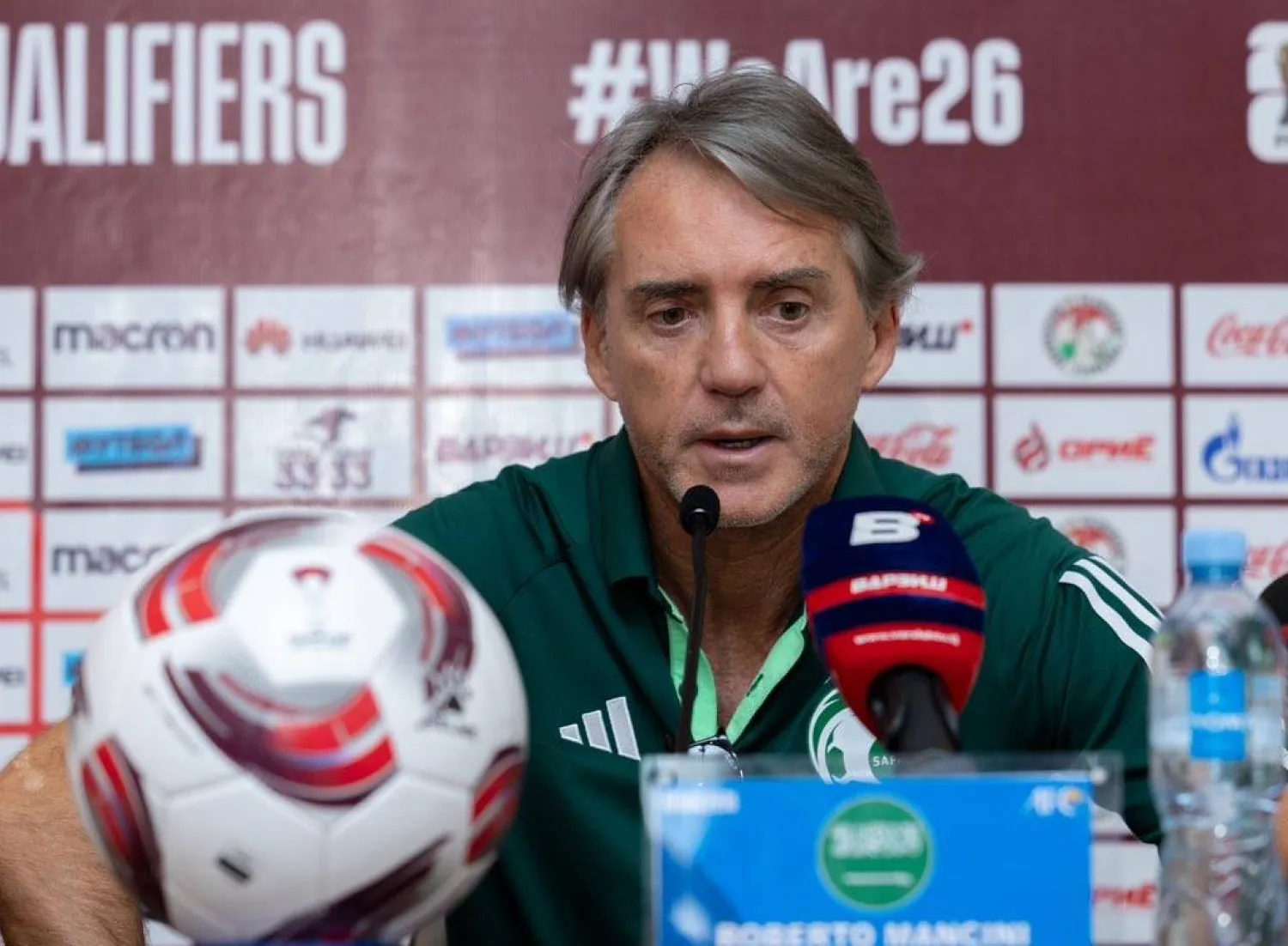 الإيطالي مانشيني مدرب المنتخب السعودي في المؤتمر الصحافي (الشرق الأوسط)