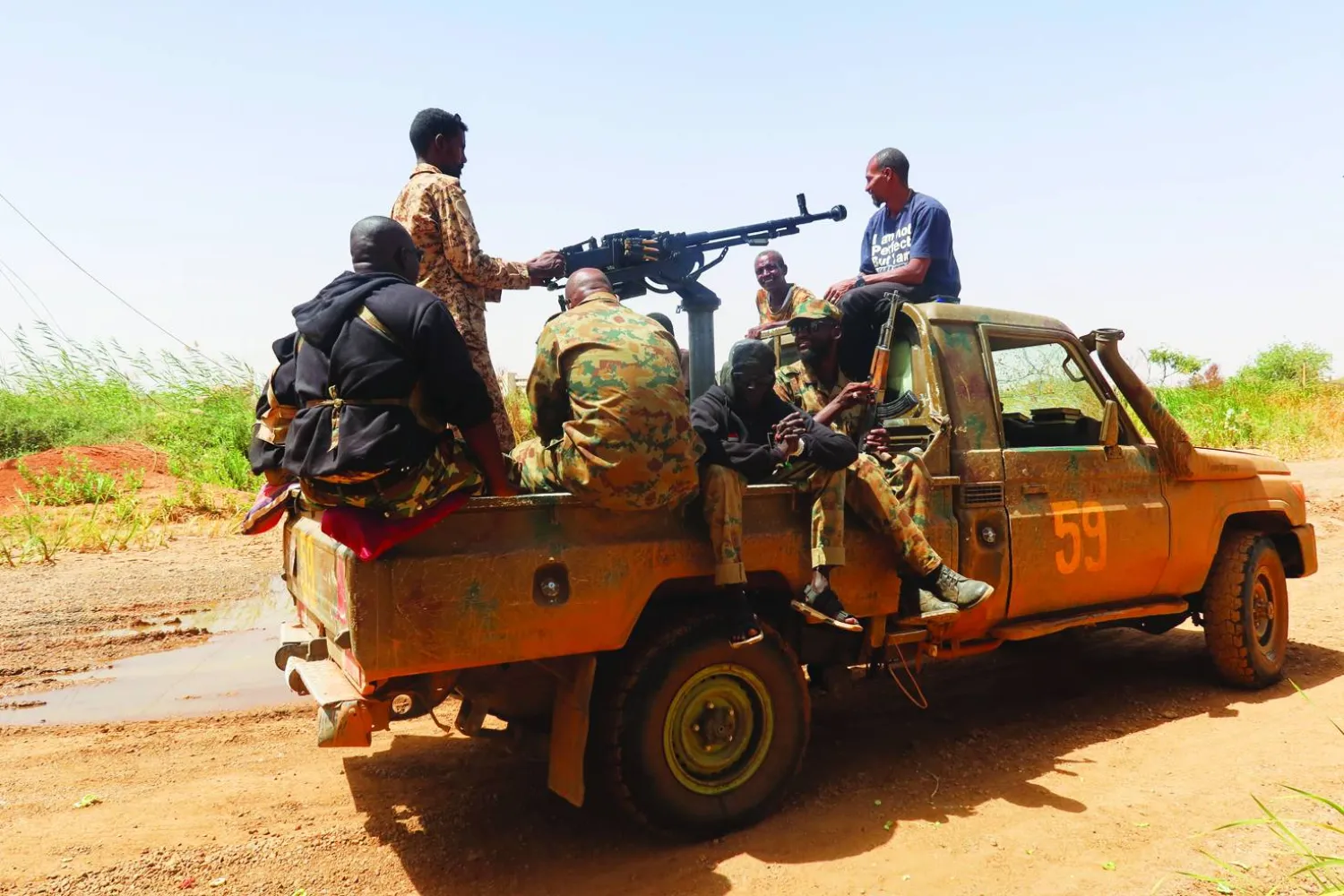 آلية للجيش السوداني في الخرطوم (رويترز)