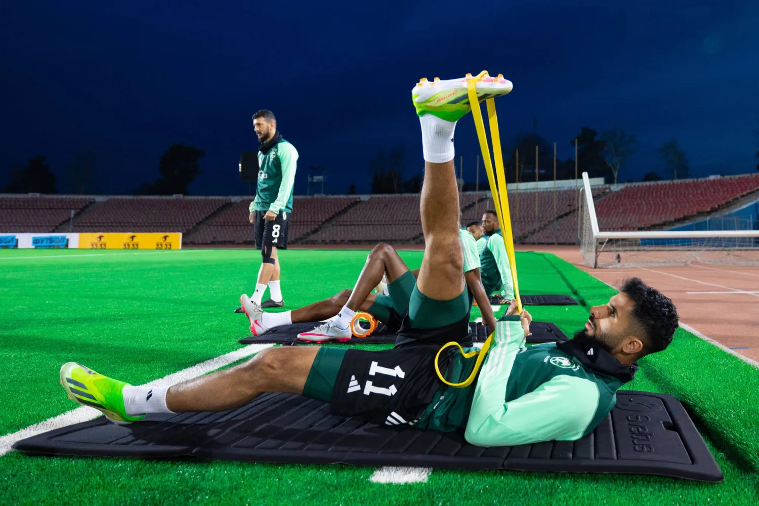 تدريبات الإطالة خطوة احترازية لتفادى الإصابات (الشرق الأوسط)