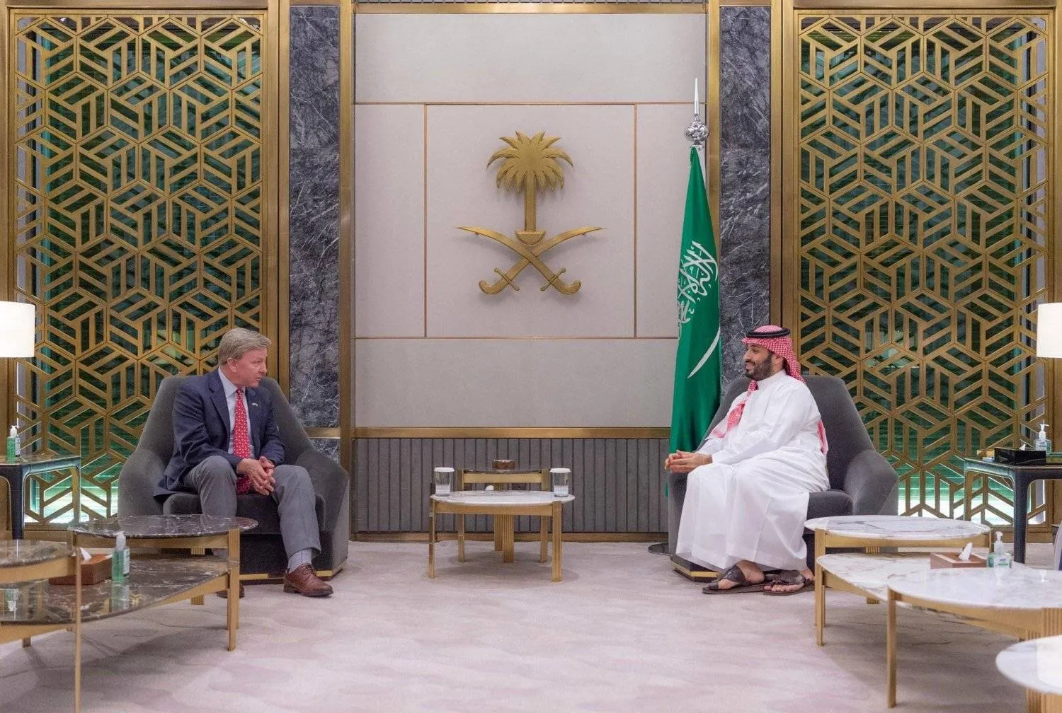 Prince Mohammed bin Salman bin Abdulaziz Al-Saud, Crown Prince and Prime Minister of Saudi Arabia, meets with Chairman of the House Armed Services Committee in the US House of Representatives, Representative Mike Rogers, in Jeddah on Monday. (SPA)