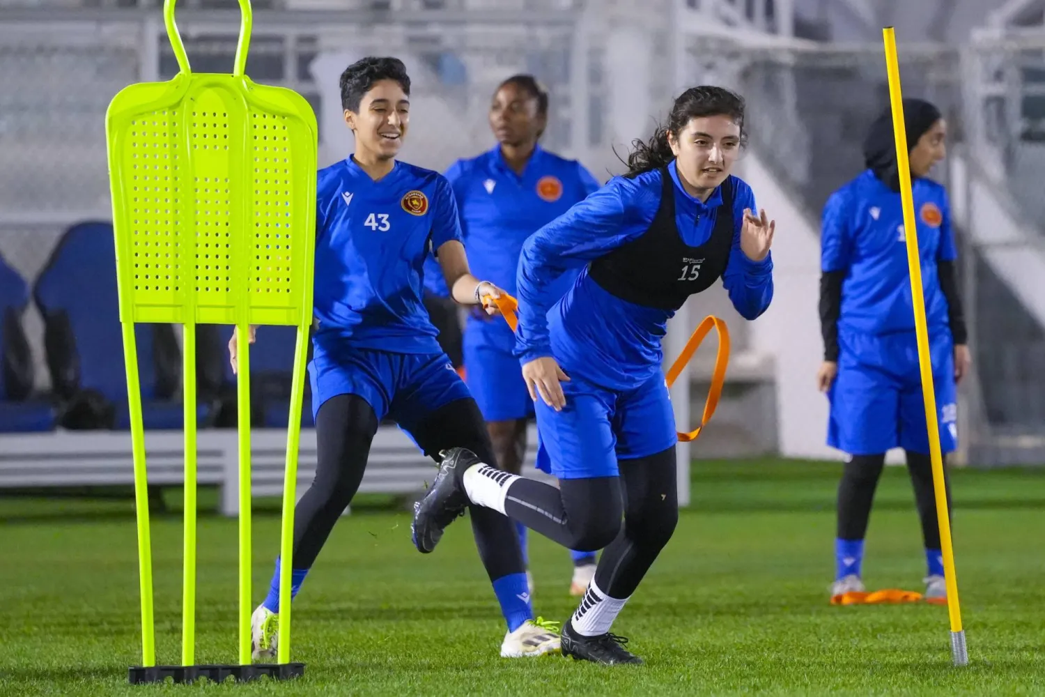 لاعبات القادسية خلال التدريبات (نادي القادسية)