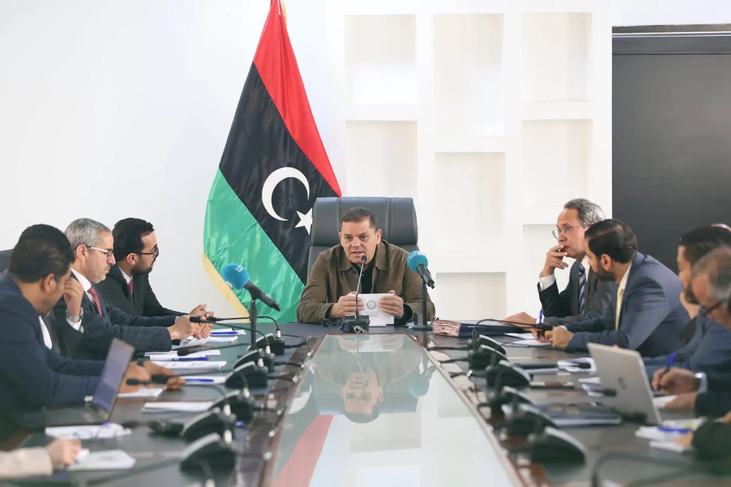 الدبيبة خلال زيارته جهاز الإمداد الطبي بطرابلس (حكومة الوحدة)