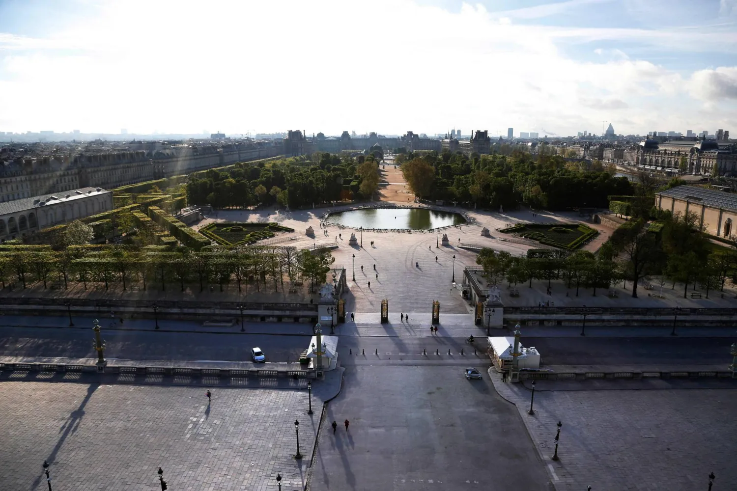 حديقة التويلري بالقرب من متحف اللوفر الشهير في باريس (أ.ف.ب)