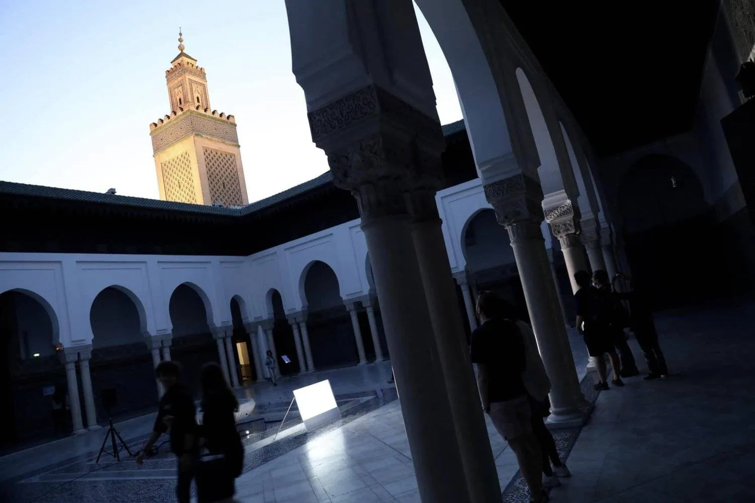 مسجد باريس الكبير (صفحة المسجد على فيسبوك)