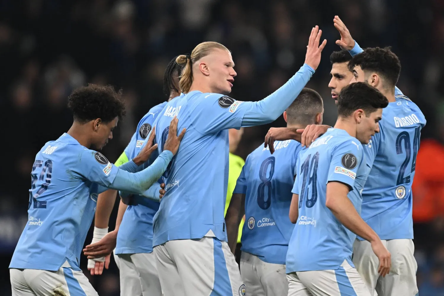 يسعى سيتي للاستفادة من مؤازرة عاملَي الأرض والجمهور (أ.ف.ب)