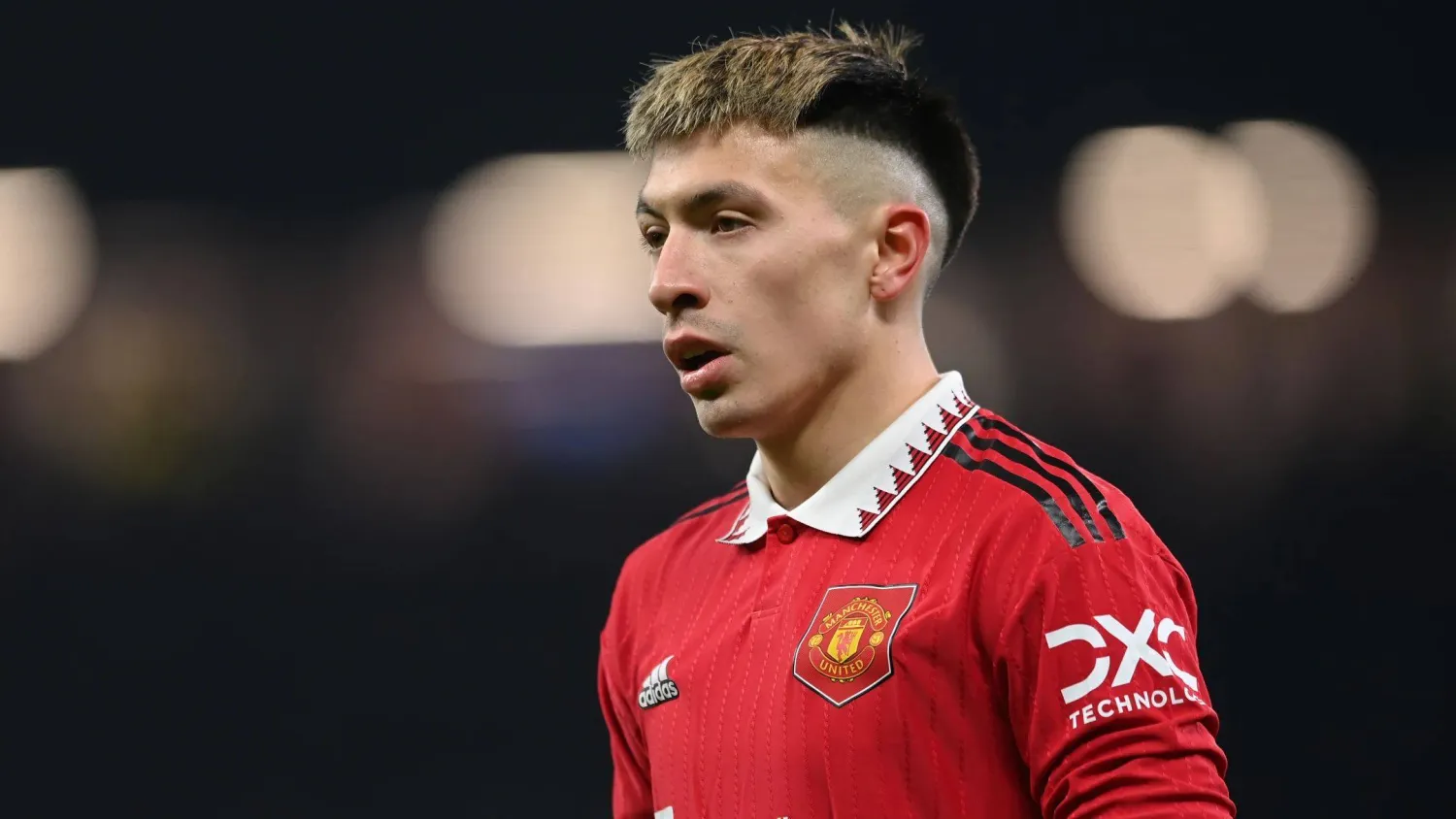 مارتينيز عانى من إصابة قوية غيّبته أسابيع عدة (غيتي)