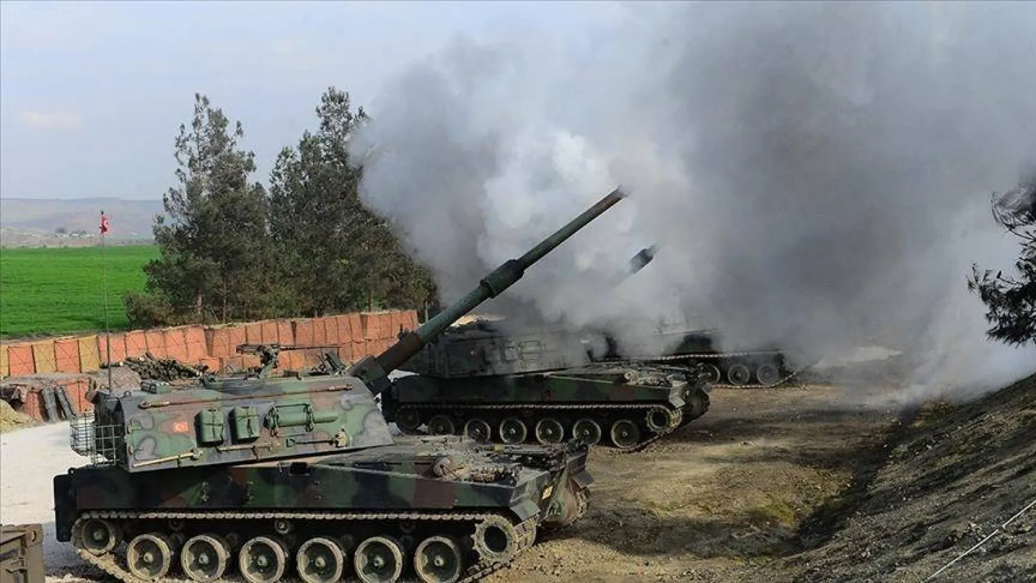 دبابات تركية تقصف عناصر من المسلحين الأكراد في ريف حلب (أرشيفية - وزارة الدفاع التركية)
