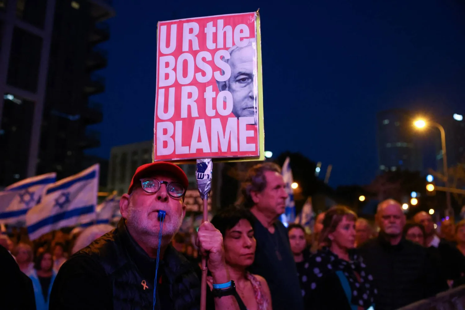 المتظاهرون الإسرائيليون ركزوا هجومهم على رئيس الوزراء بنيامين نتنياهو (رويترز)