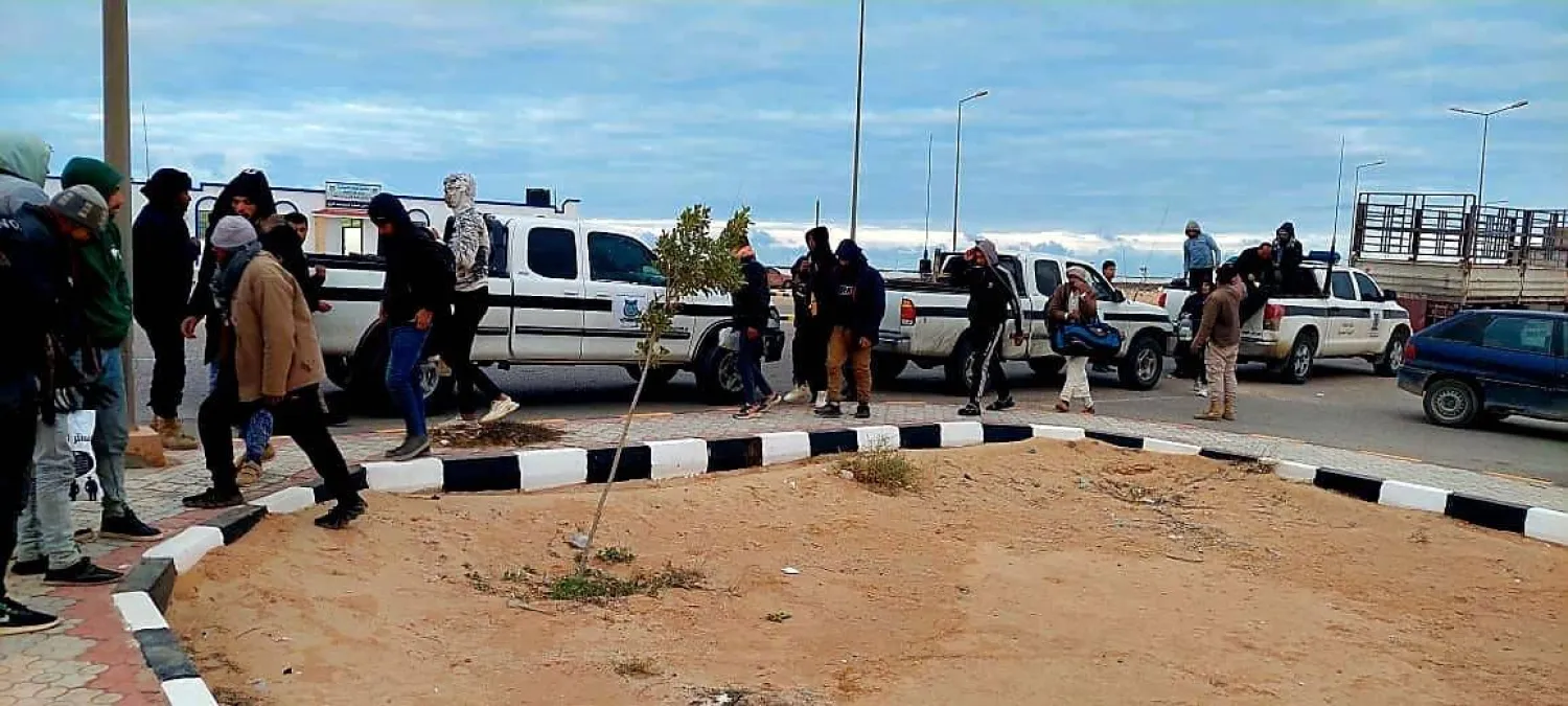 خلال ترحيل 41 مهاجراً مصرياً عبر منفذ (أمساعد - السلوم) البري (جهاز مكافحة الهجرة بشرق ليبيا)