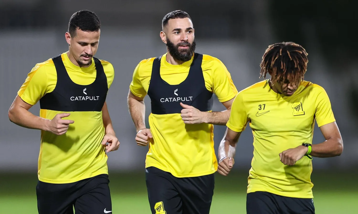 لويز فيليبي وبنزيمة والصقور خلال تدريبات الاتحاد الأخيرة (نادي الاتحاد)