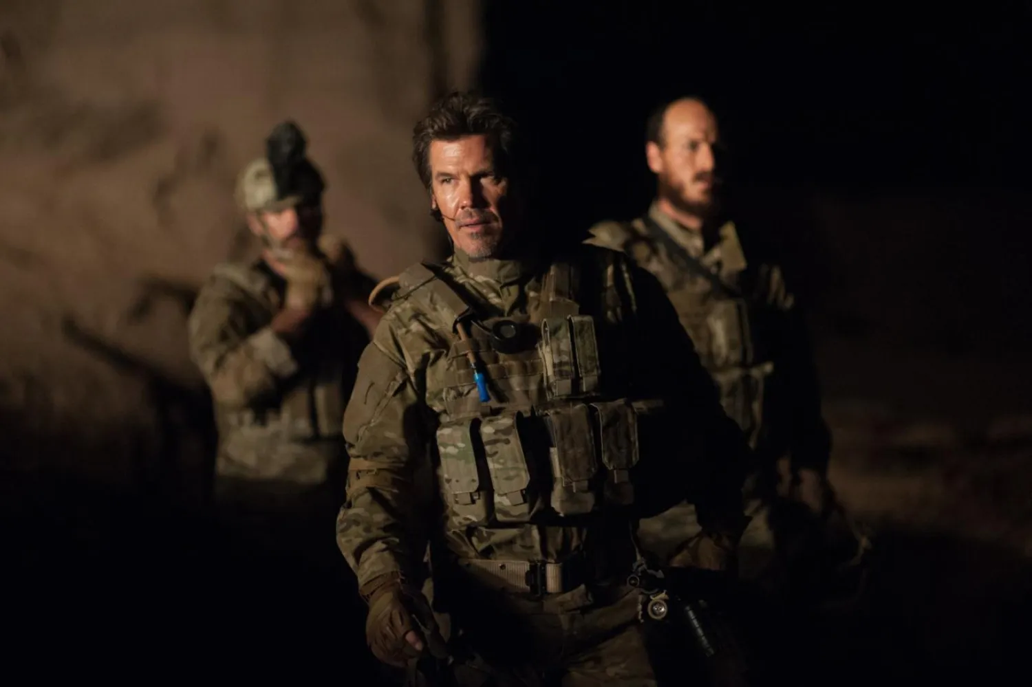 Başrolleri Benicio Del Toro, Emily Blunt ve Josh Brolin'in paylaştığı Sicario gişede 85 milyon dolar hasılat yapmıştı (Lionsgate Films)