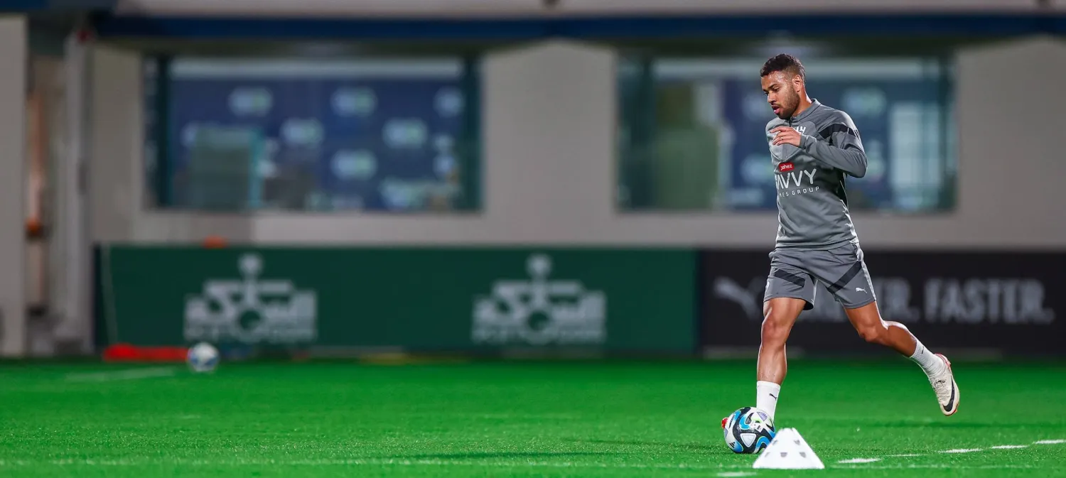 البرازيلي لودي خلال مشاركته في تدريبات الفريق (نادي الهلال)