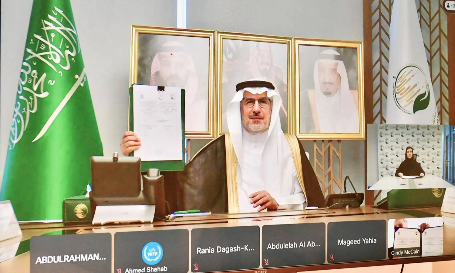 د. الربيعة خلال توقيع الاتفاقية (واس)