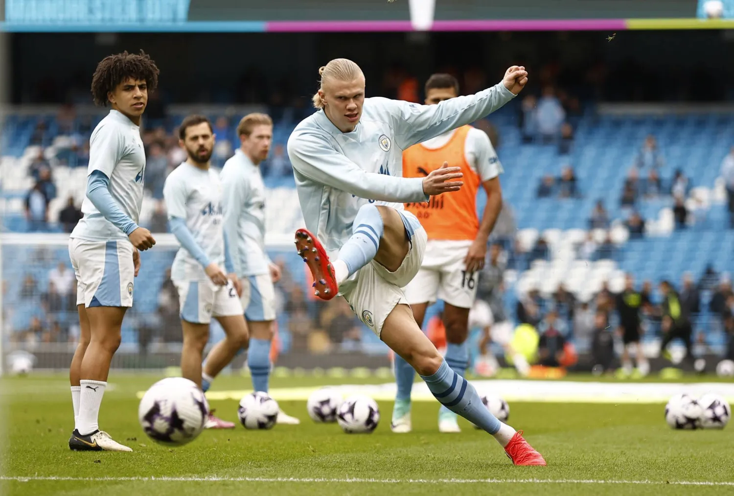 هالاند هداف الدوري وأمل سيتي في الفوز فيما تبق من مباريات خلال التدريب (رويترز)