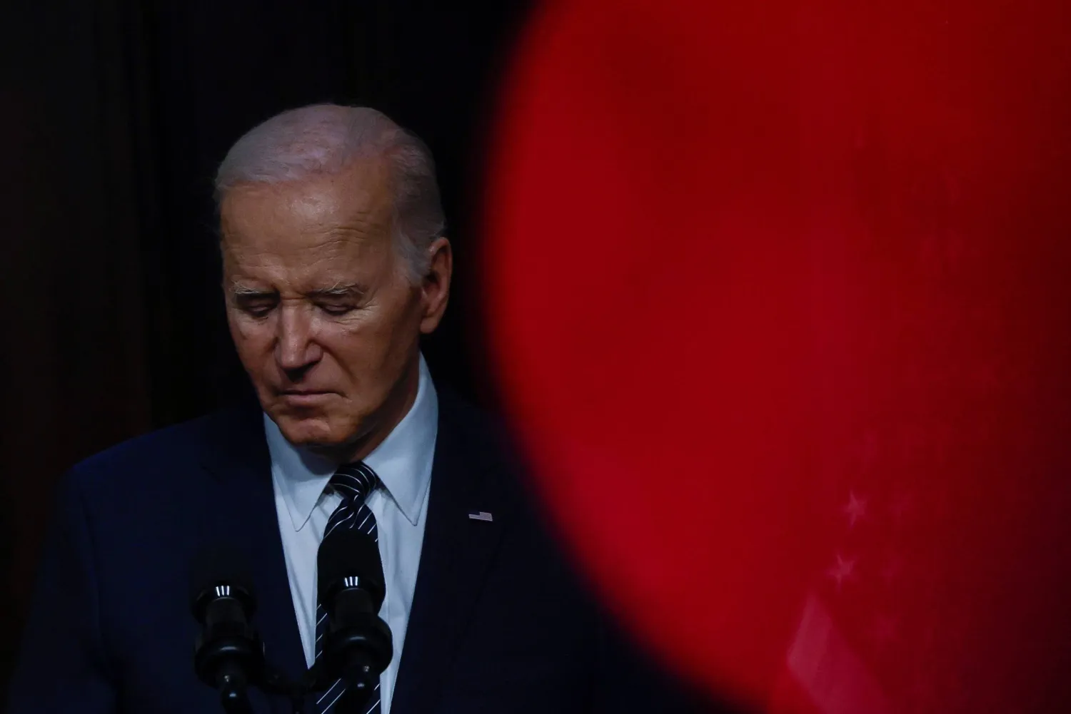 يواجه بايدن غضب الناخبين المسلمين والعرب بسبب سياسته في غزة (رويترز)