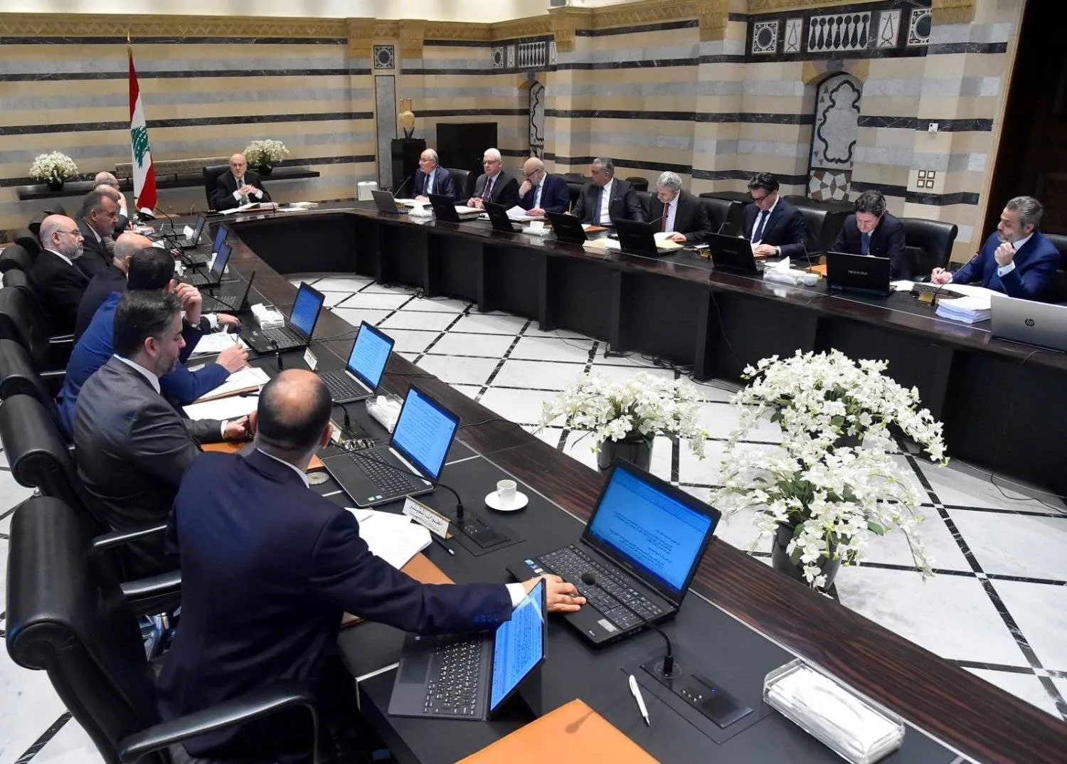 Caretaker PM Najib Mikati chairs the cabinet session: Photo: The Grand Serail website