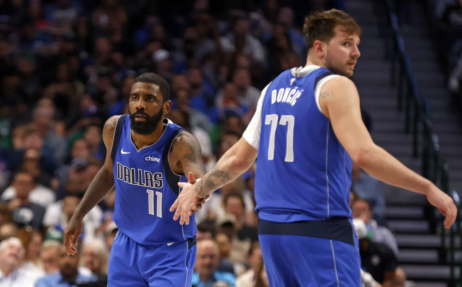 كايري إيرفينغ ولوكا دونتشيتش نجما دالاس مافريكس (غيتي)