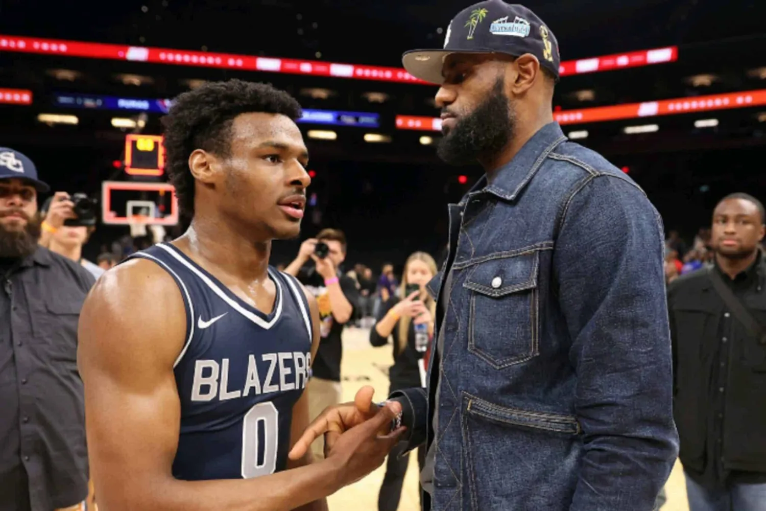 بروني اتخذ مساراً جديداً قد يؤدي للحاق بوالده ليبرون جيمس في الملاعب (الشرق الأوسط)