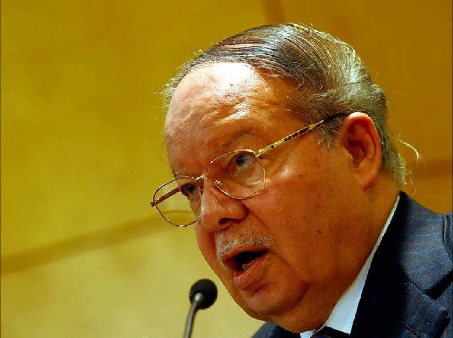 رئيس مجلس النواب المصري الأسبق الدكتور أحمد فتحي سرور (أرشيفية)