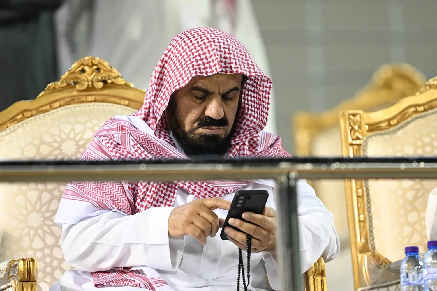 تركي الضبعان رئيس الطائي لدى حضوره مباراة فريقه أمام الشباب (تصوير: عبد الرحمن السالم)