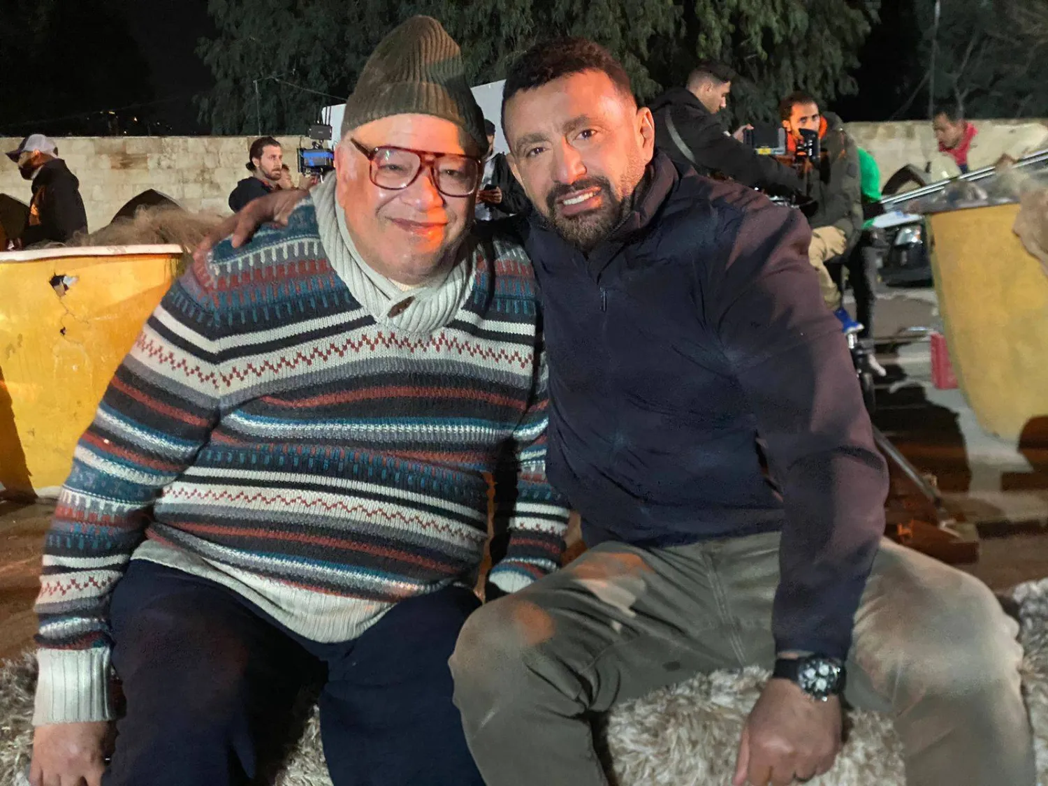 السقا وصلاح عبد الله ضمن كواليس «العتاولة» (حسابه على «فيسبوك»)