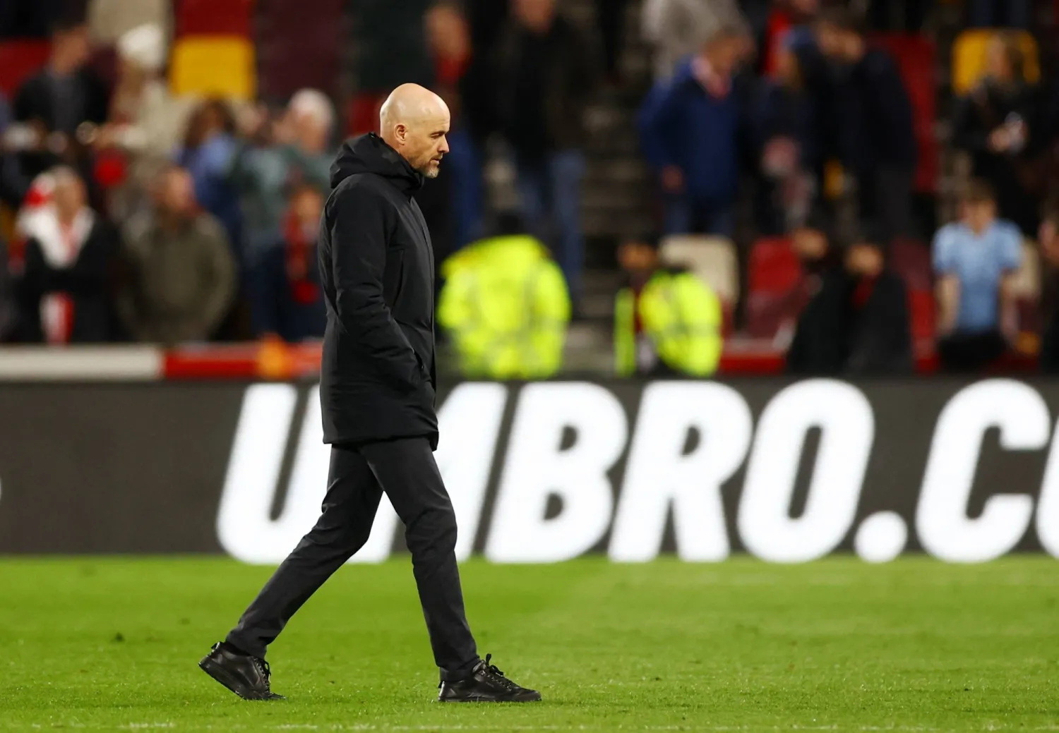 إريك تن هاغ مدرب مانشستر يونايتد (رويترز)