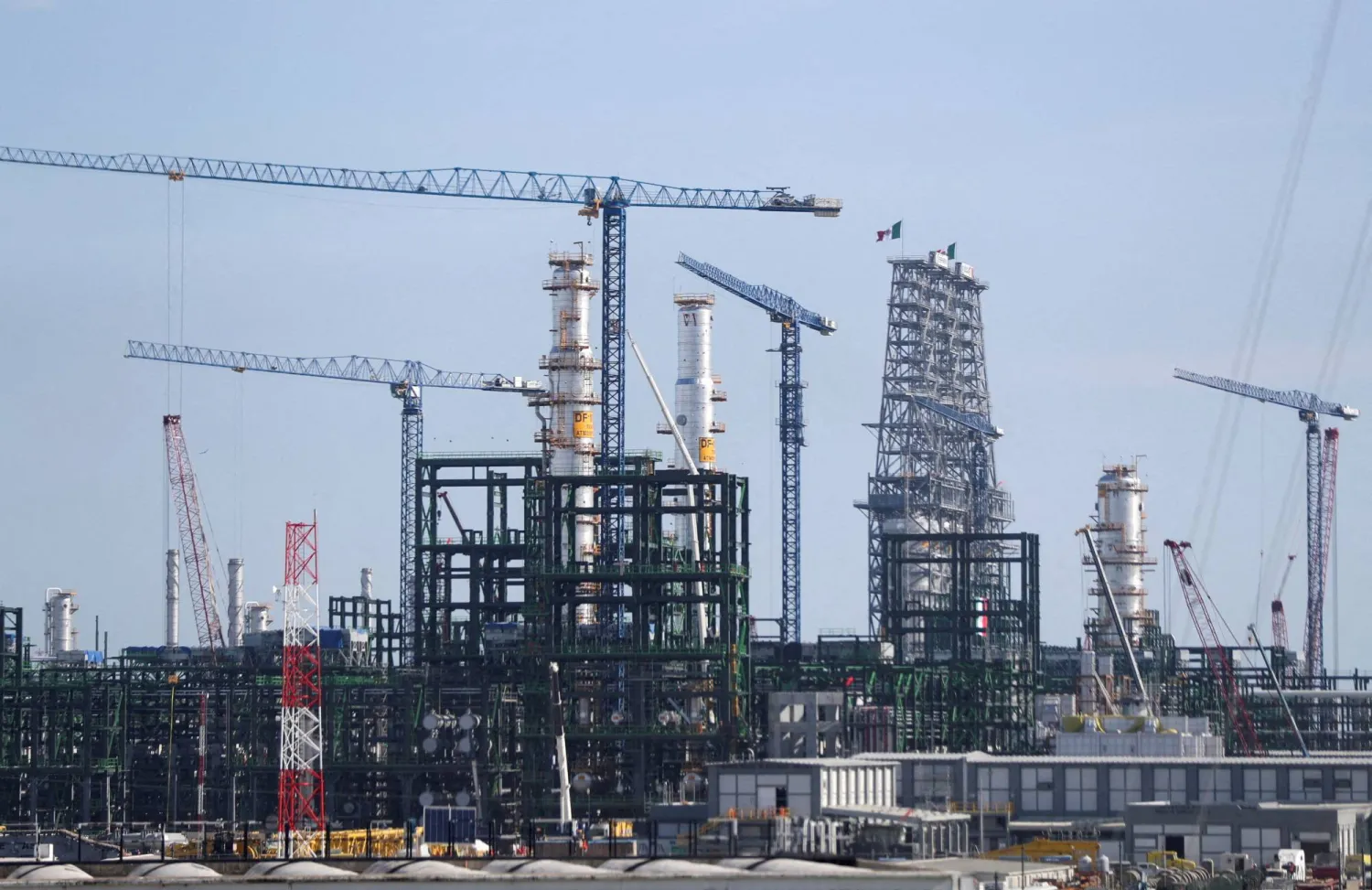FILE PHOTO: The Dos Bocas refinery from the Mexican state-run oil producer Petroleos Mexicanos (PEMEX) is pictured during its inauguration, in Paraiso, Tabasco state, Mexico, July 1, 2022. REUTERS/Edgard Garrido/File Photo