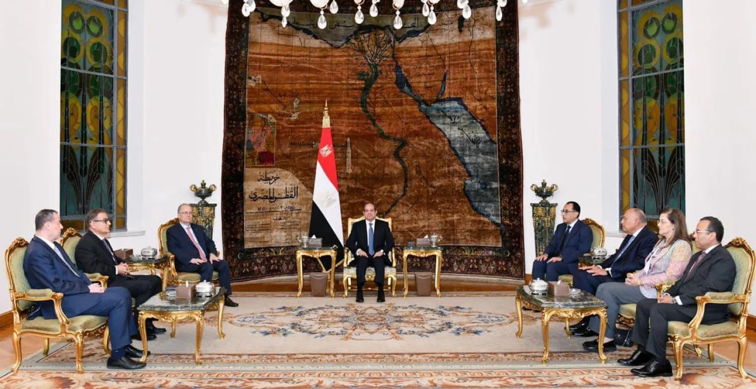 السيسي خلال لقائه رئيس الوزراء الفلسطيني محمد مصطفى (الرئاسة المصرية)