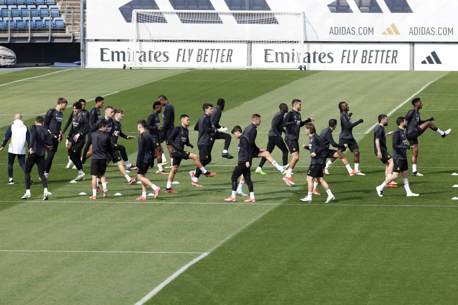 فريق ريال مدريد استعد جيداً لمواجهة سيتي على أمل الثأر ووضع قدم في قبل النهائي (إ.ب.أ)