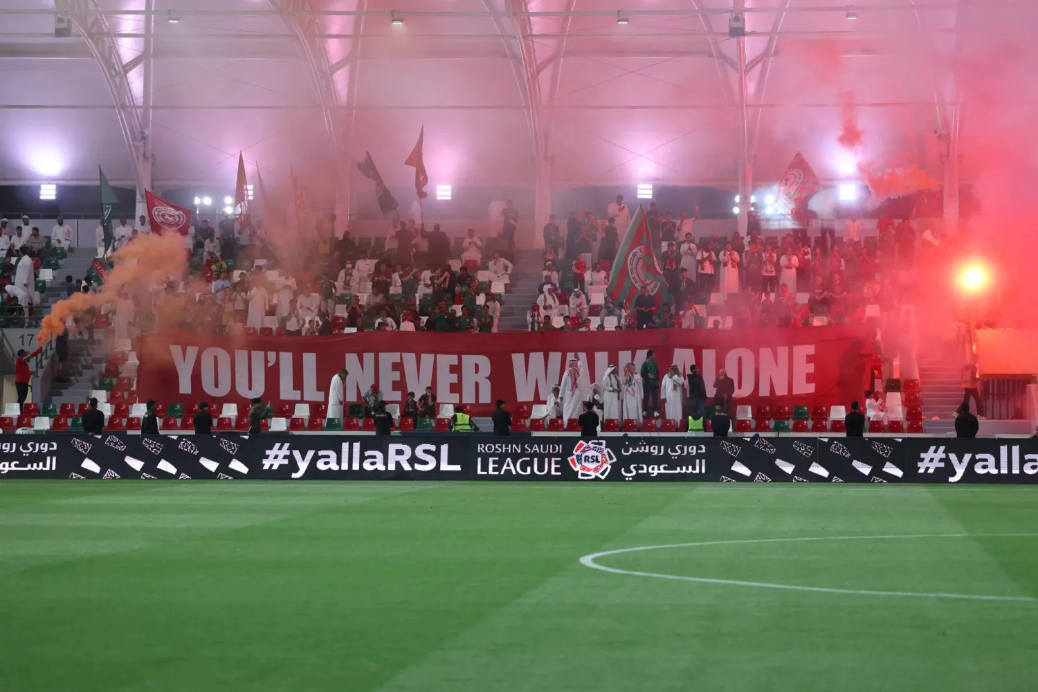 جماهير الاتفاق خلال مساندة فريقها في المباراة الدورية الأخيرة (نادي الاتفاق)