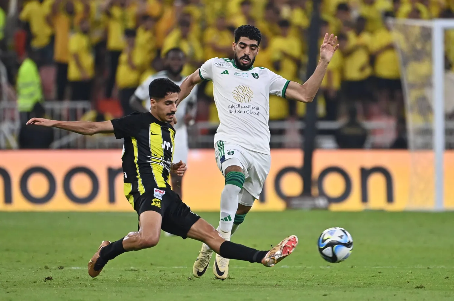 من المواجهة التي كسبها الأهلي مؤخرا أمام جاره الاتحاد (تصوير: علي خمج)