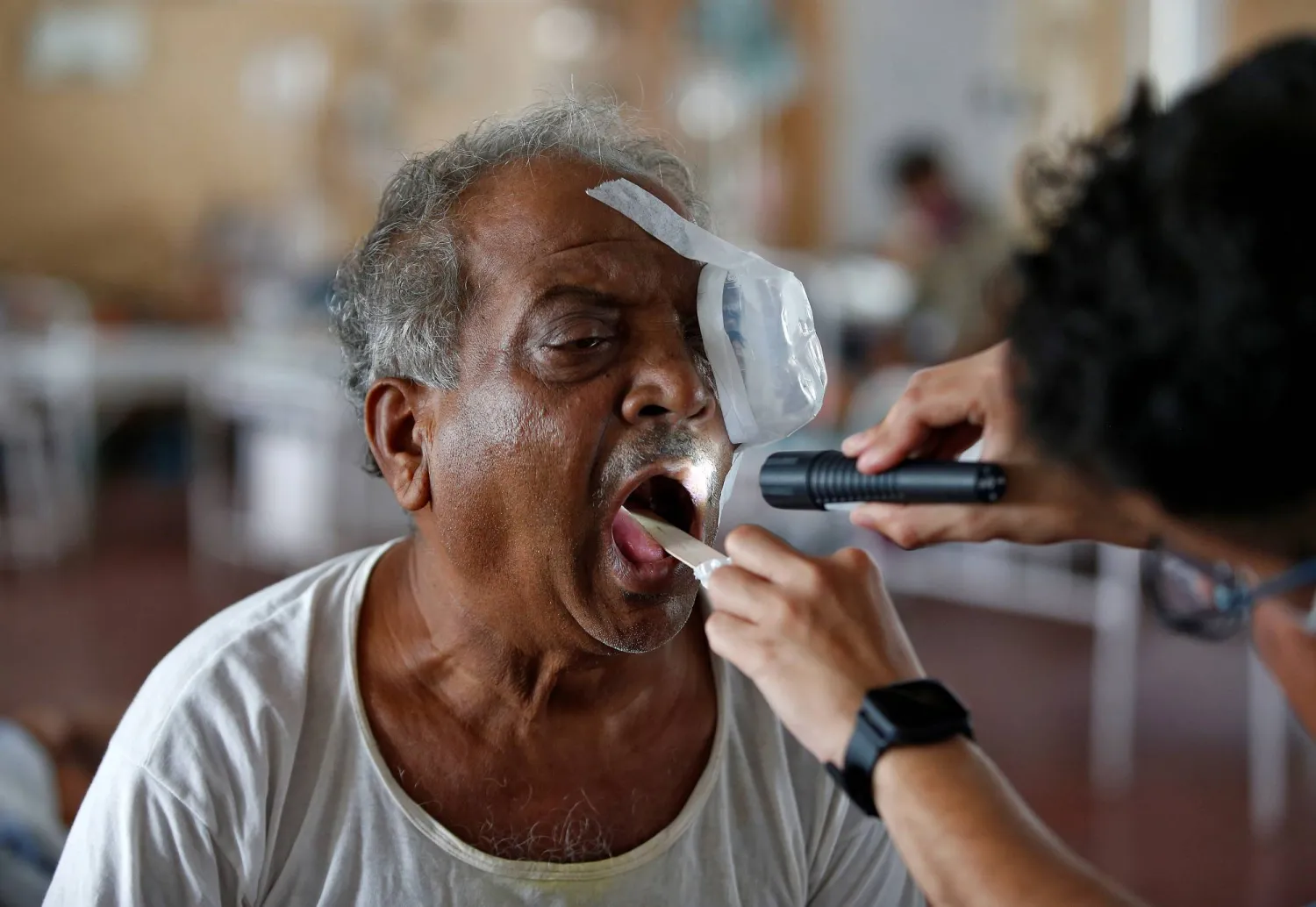 يصيب سرطان الفم نحو 8800 شخص في المملكة المتحدة كل عام (أرشيفية- رويترز)