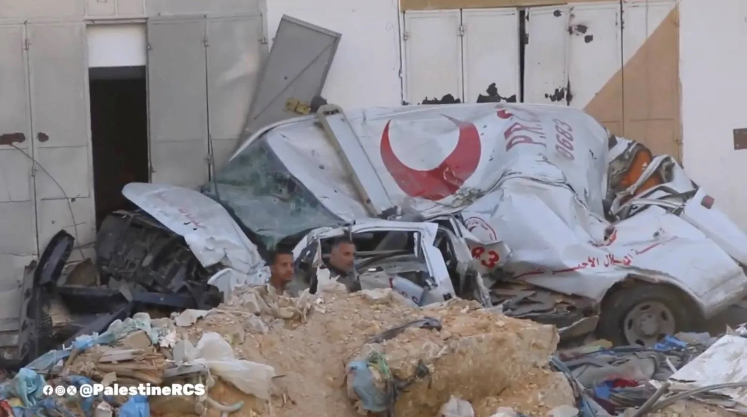 جانب من الدمار الذي خلفته الغارات الإسرائيلية على مستشفى «الأمل» (رويترز)