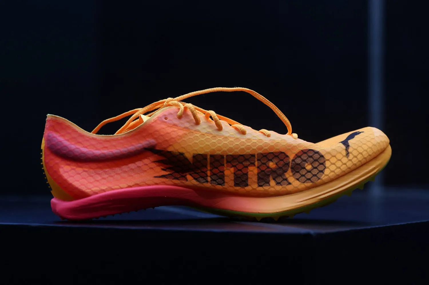 الرئيس التنفيذي لشركة «بوما» يستهدف تعزيز مبيعات منتجات «الأداء» مثل أحذية الجري وكرة القدم (رويترز)