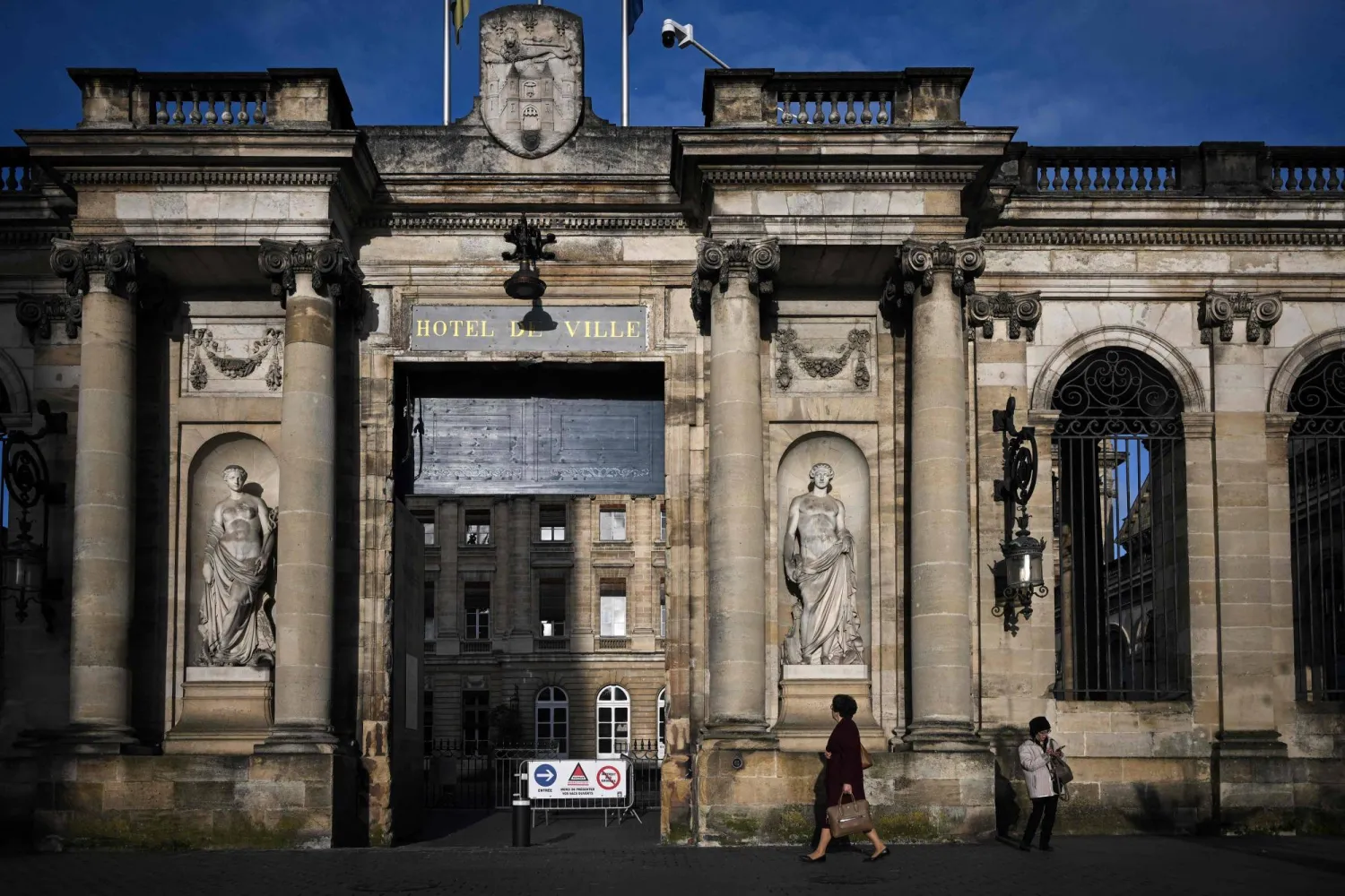 مبنى بلدية بوردو (أ.ف.ب)