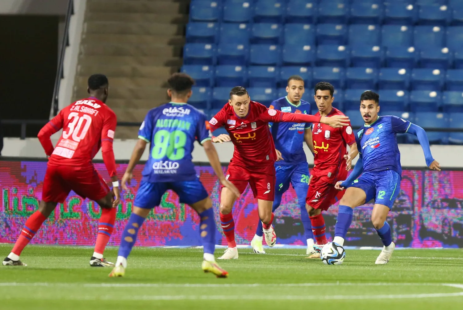 من آخر المواجهات الدورية للفتح والتي خسر نتيجتها لصالح أبها (تصوير: علي خمج)