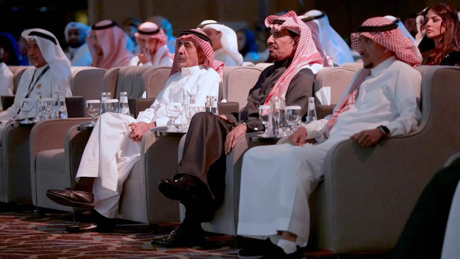 جانب من حضور حفل الافتتاح الذي شهد حشداً كبيراً من فناني الخليج (تصوير: تركي العقيلي)