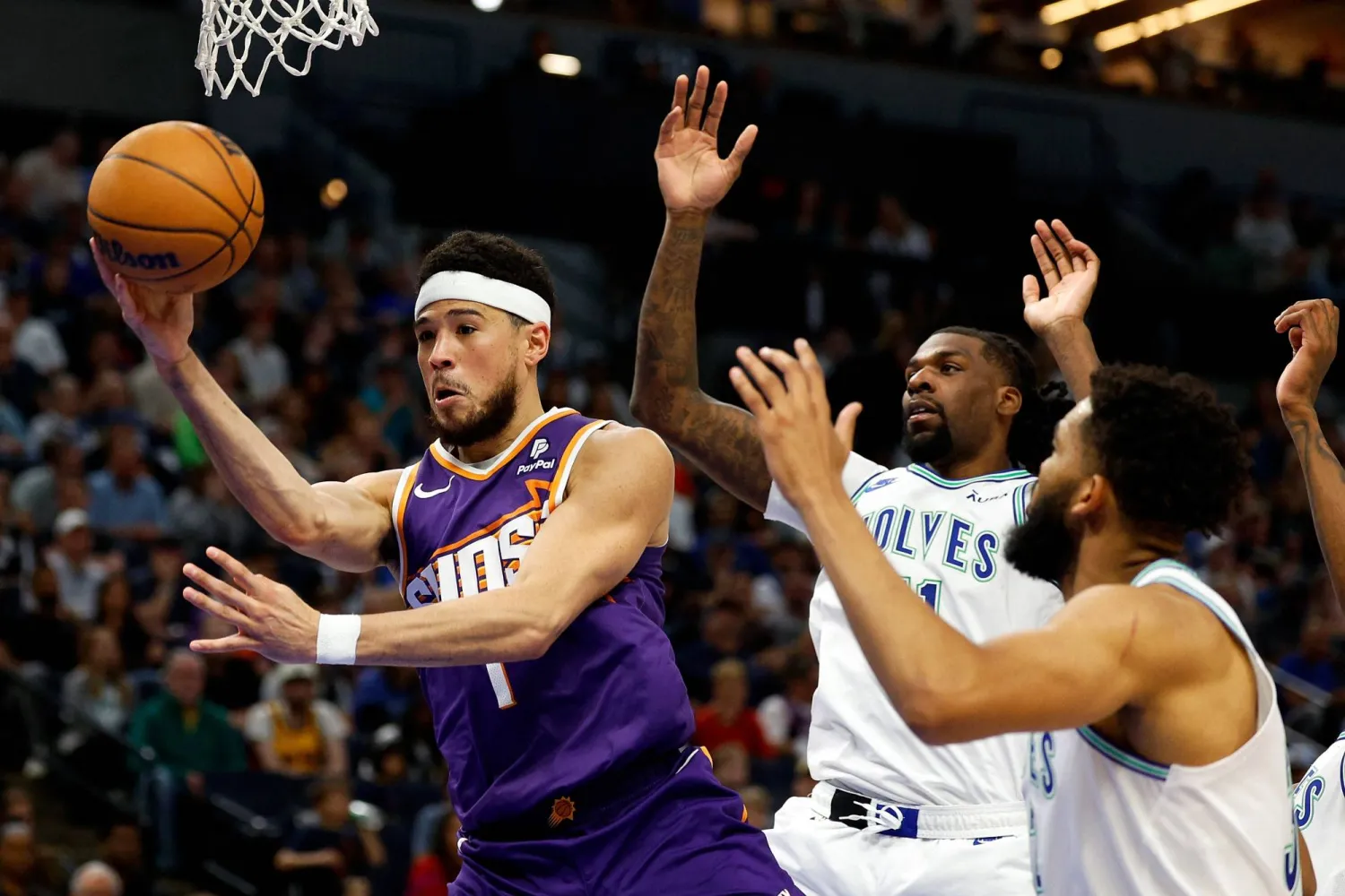 فينيكس صنز فاز على مينيسوتا تمبروولفز 125-106 (أ.ف.ب)