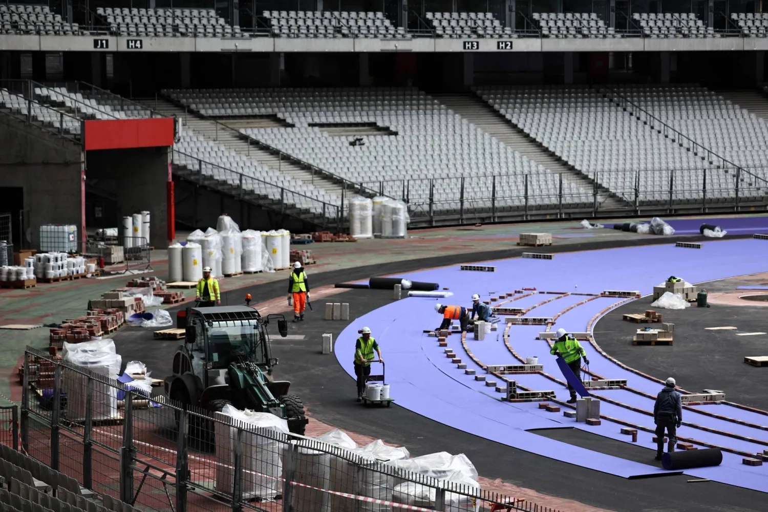 المضمار الأرجواني في استاد فرنسا (أ.ف.ب)