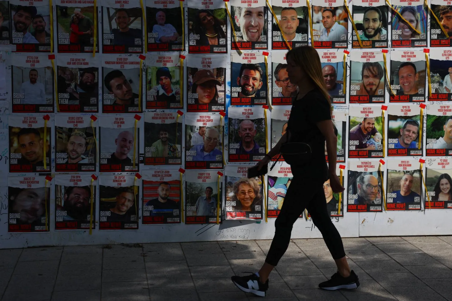 «حماس» تعرض الإفراج عن 20 من المحتجزين في غزة مقابل هدنة 6 أسابيع وإطلاق سراح مئات الفلسطينيين (رويترز)