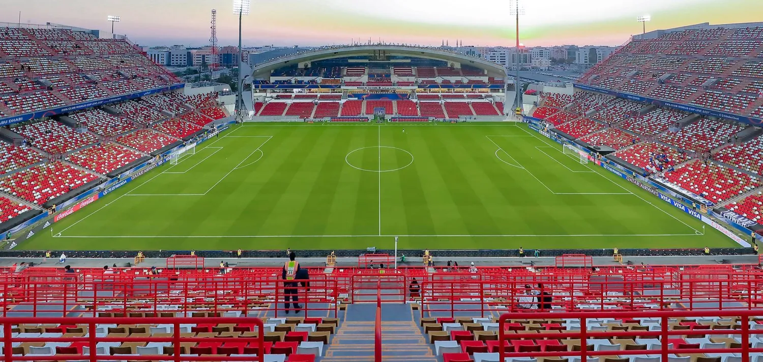 كان من المقرر أن يلعب الجزيرة مع خورفكان وعجمان مع البطائح (نادي الجزيرة)