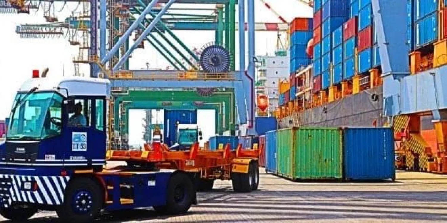 منذ أربعة أعوام يحاول الحوثيون ضرب ميناء عدن وإجبار المستوردين على مغادرته (إعلام حكومي)